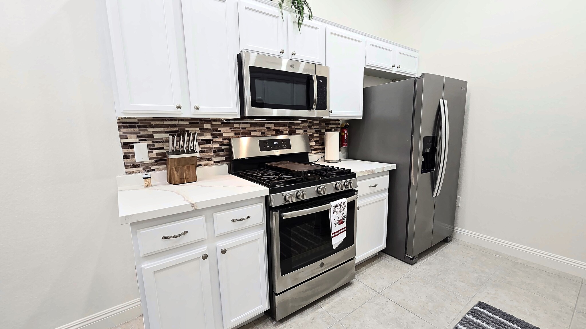 Building Photo - 2305 W Horizon Ridge Pky