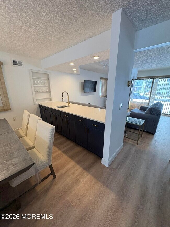 Building Photo - 17 Brown Ave