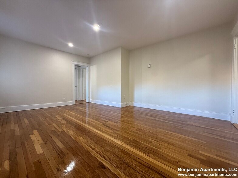 Building Photo - 1626 Commonwealth Ave