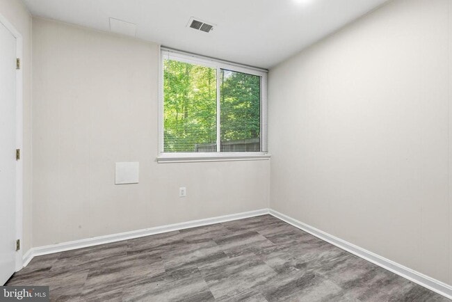 Building Photo - 10841 Deborah Dr