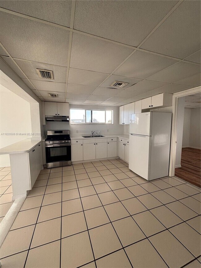 Building Photo - 198 Gulfview Dr
