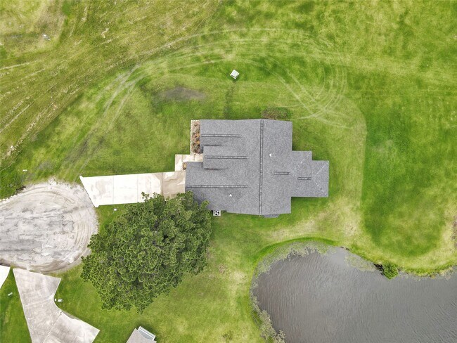 Building Photo - 145 Meadowview Dr