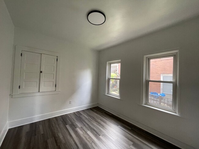 Building Photo - Available April 2026 - 2 Bedroom Home in Dormont w/ Central AC and Off-Street Parking Pad!
