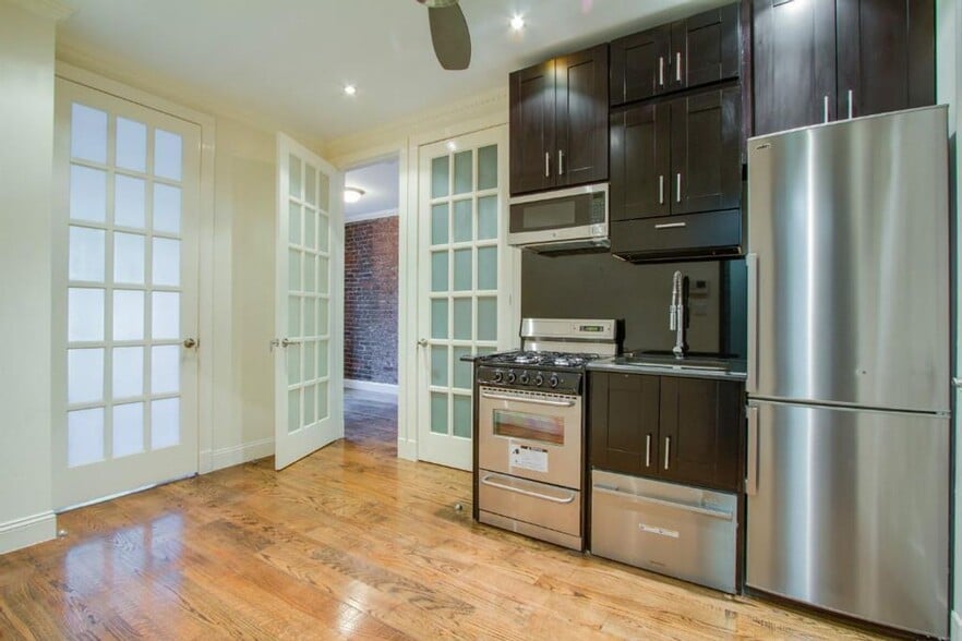 Building Photo - E 105TH ST.