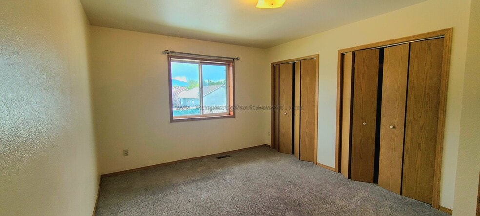 Building Photo - 709 Golden West Dr