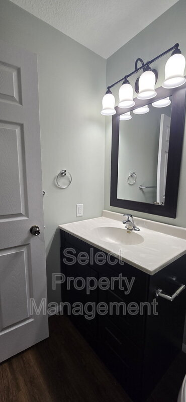 Building Photo - 2502 Alma St