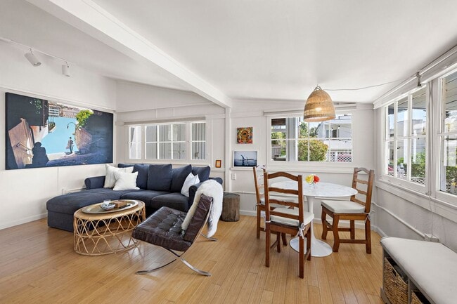 Building Photo - Woods Cove Furnished Cottage