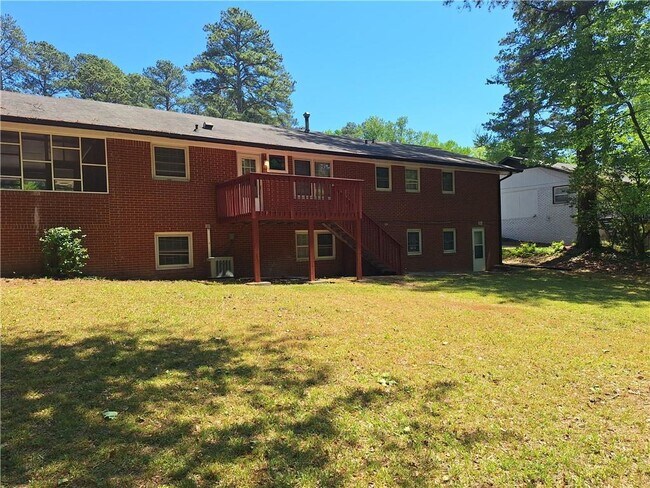 Building Photo - 4609 Hopewell Rd
