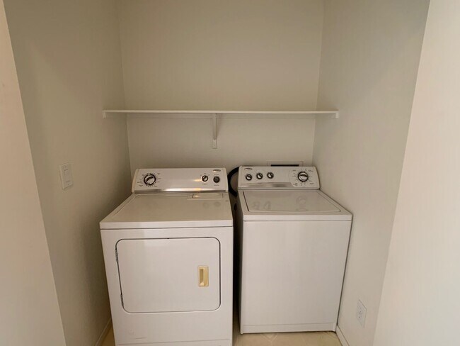 Building Photo - Single Story 2 bedroom 2 bath Home in Summ...