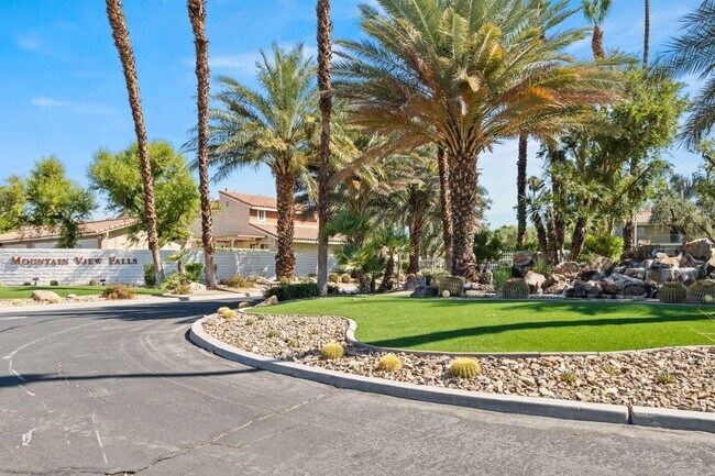 Building Photo - 424 Tava Ln