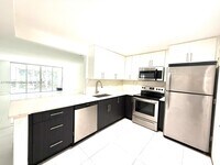 Building Photo - 1401 NE 191st St