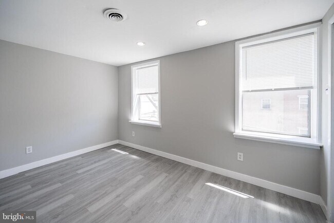 Building Photo - 734 S 9th St