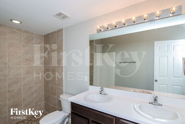 Building Photo - 591 Brickell St SE