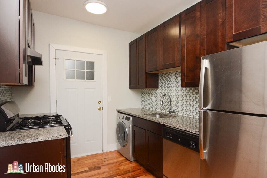 Building Photo - 555 Chestnut St