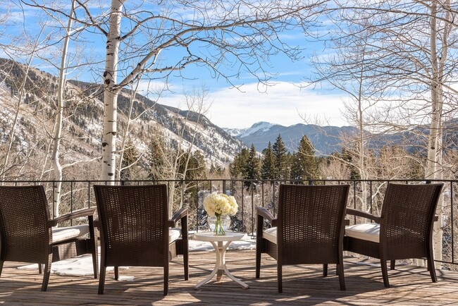 Building Photo - 164 Eastwood Rd