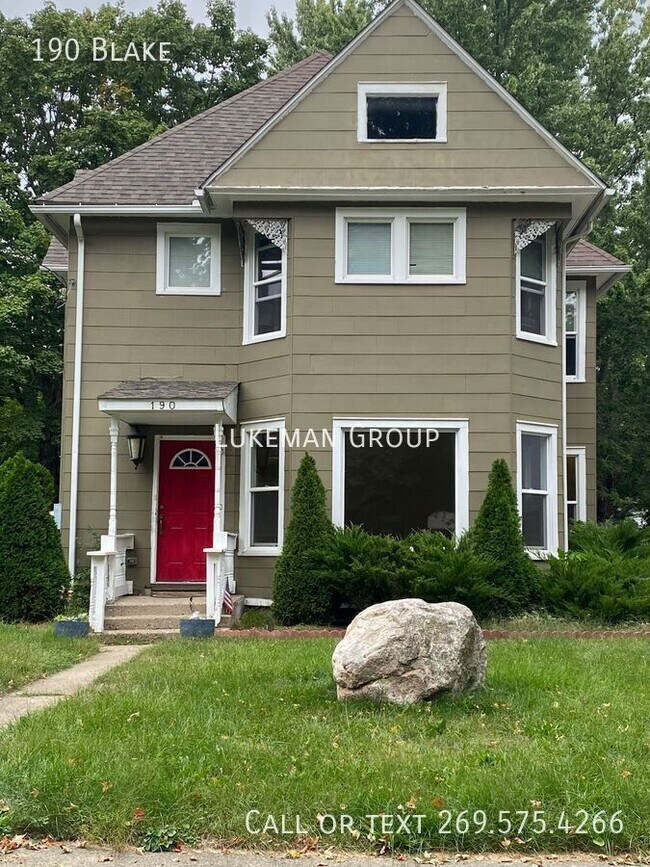 Building Photo - 190 Blake-