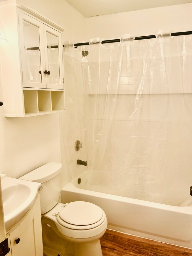 Building Photo - 220 Blakeslee St