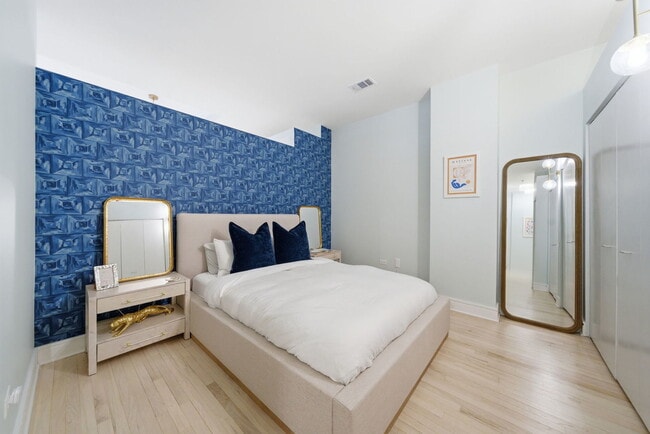 Building Photo - 212 W Washington St