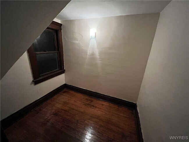 Building Photo - 168 Rodney Ave