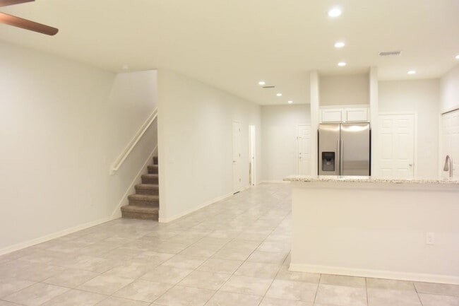 Building Photo - 1213 Grantham Dr