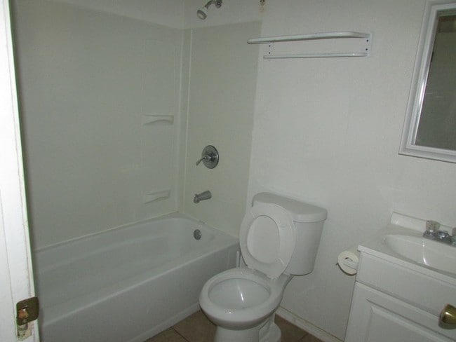 Building Photo - 3135 N Dixie Blvd