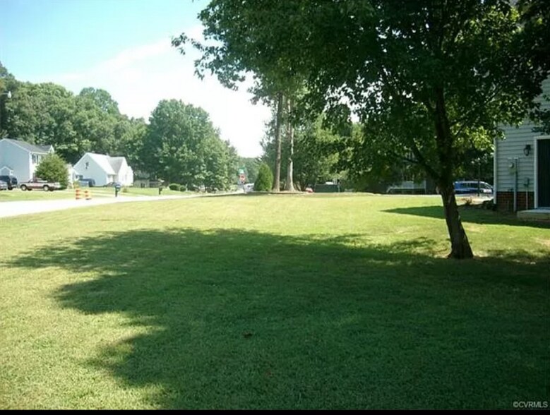 Building Photo - 5601 Silver Fox Ln