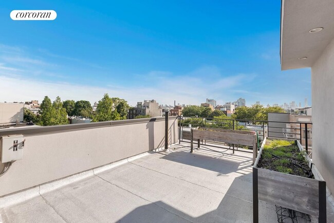 Building Photo - 164 Diamond St