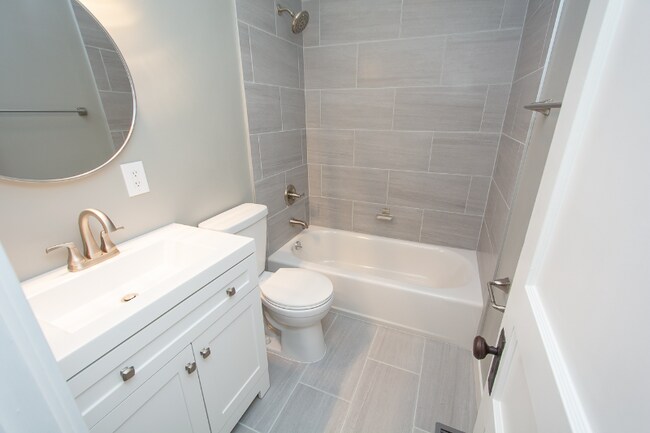 Building Photo - 1518 McKay Ave