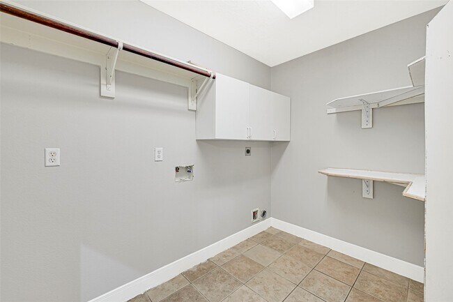 Building Photo - 8619 Arranmore Ln