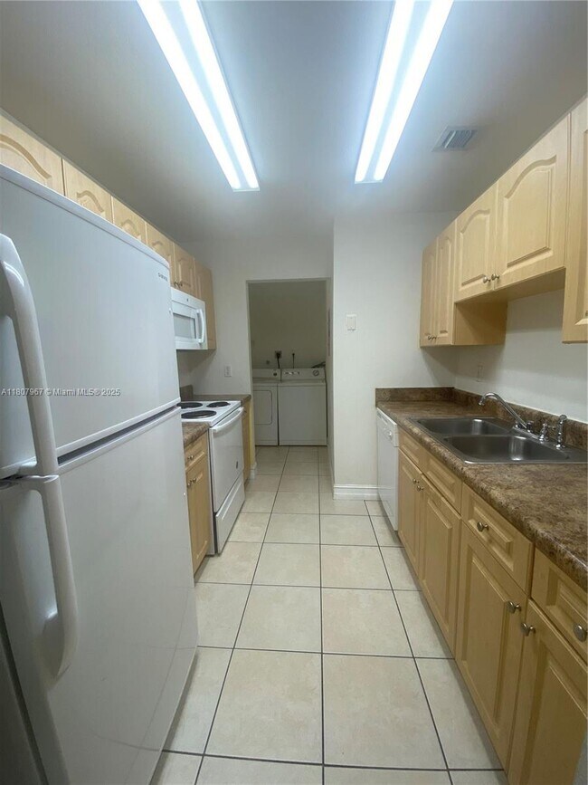 Building Photo - 2840 NW 55th Ave