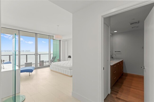 Building Photo - 350 Ocean Dr