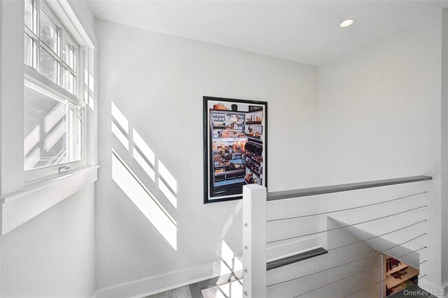 Building Photo - 250 Oak Rd