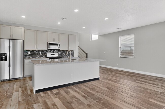 Building Photo - 5603 Linq Ct NE