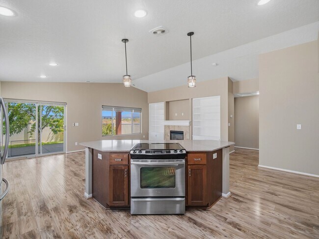 Building Photo - Spacious Unfurnished Home in Liberty Lake | Modern Living in a Prime Location