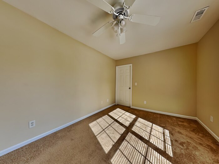 Building Photo - 6227 Dumont Ln