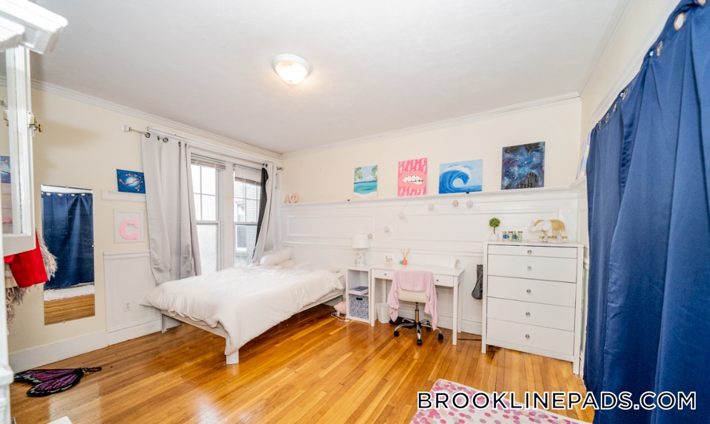 Building Photo - 81 Gibbs St