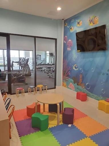 Building Photo - 3328 W 114th Terrace