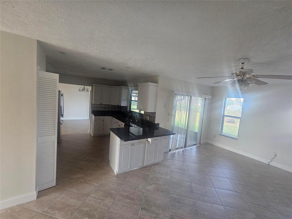 Building Photo - 1019 SW Aurelia Ave