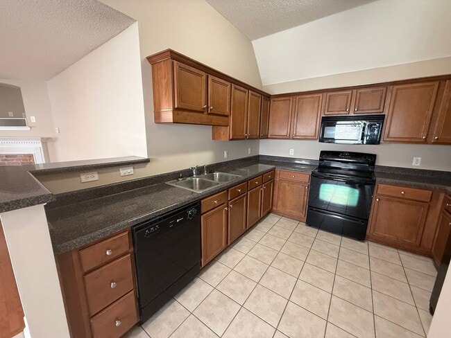 Building Photo - ADORABLE TWO STORY HOME IN GREAT LOCATION!