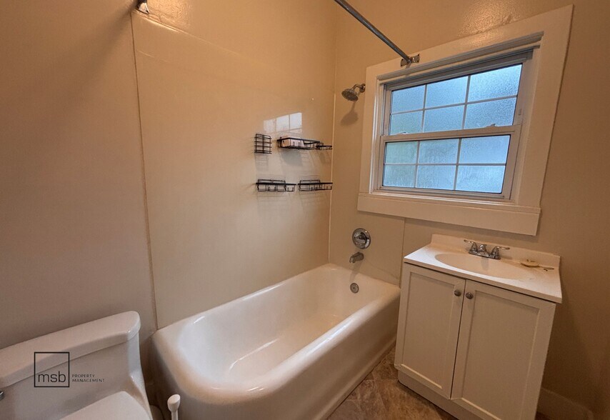 Building Photo - 1120 12th St