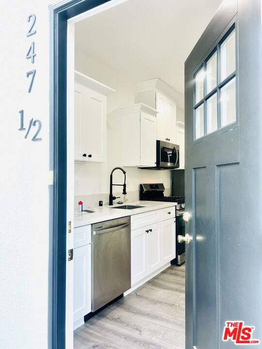 Building Photo - 247 S Catalina Ave