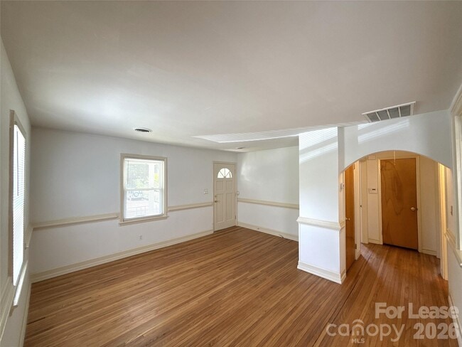 Building Photo - 419 Greystone Rd