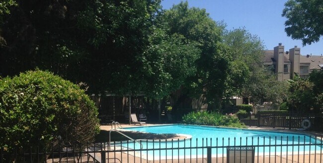 Building Photo - 12679 Briar Patch Dr