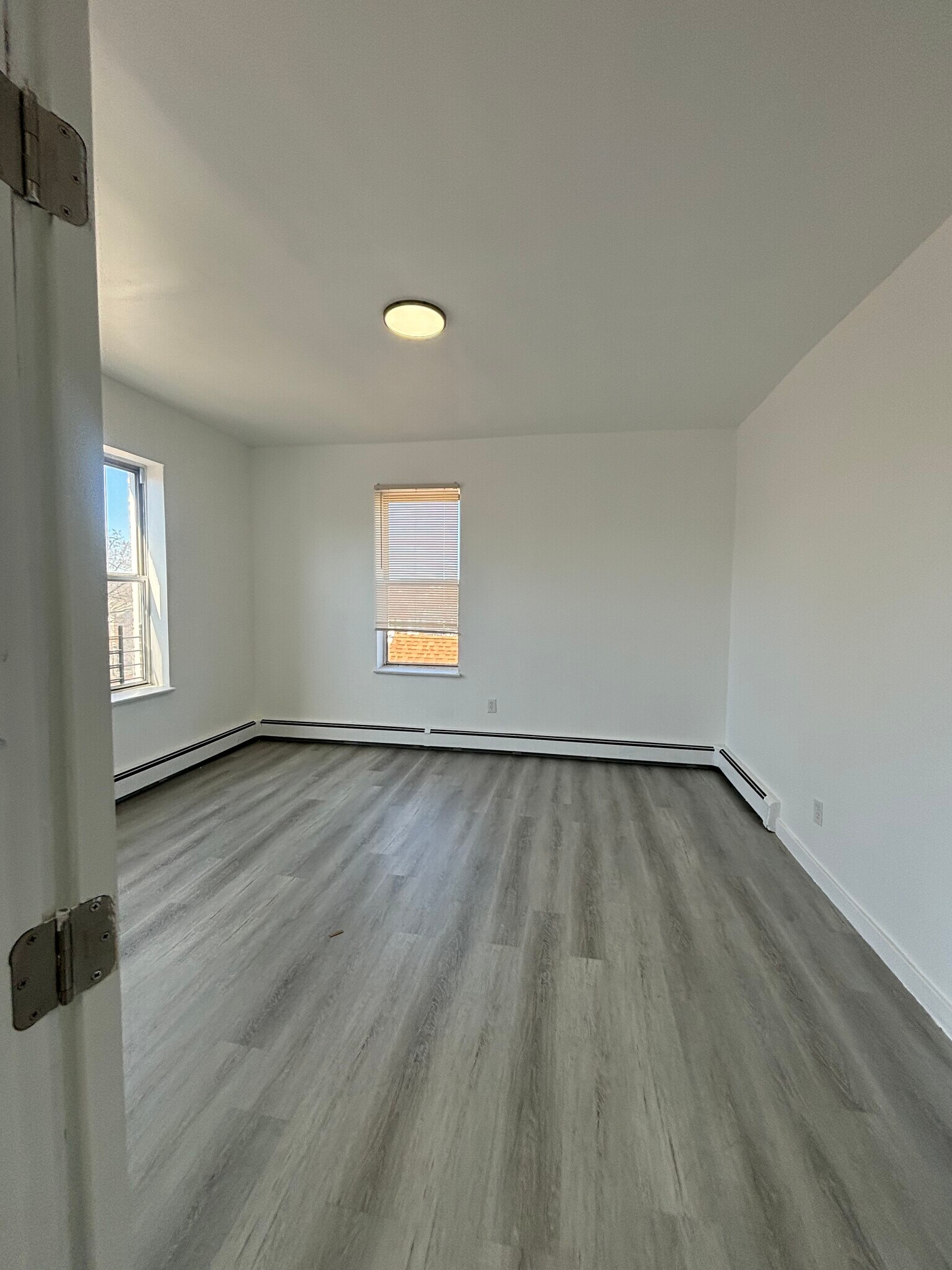 376 Park Ave 21 - 369 Park Ave
