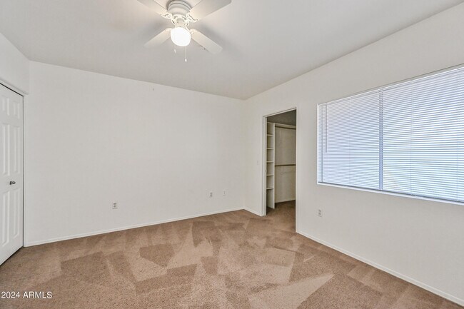 Building Photo - 1295 N Ash St