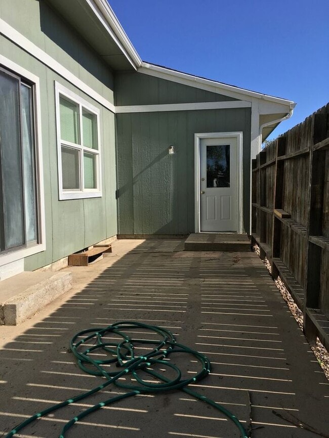 Building Photo - 3 Bedroom Home in SW Loveland!