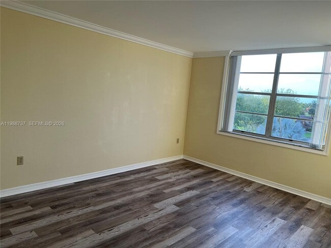 Building Photo - 13120 SW 92nd Ave