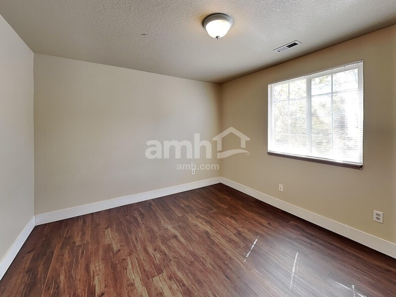 Building Photo - 16966 SW Steele Way