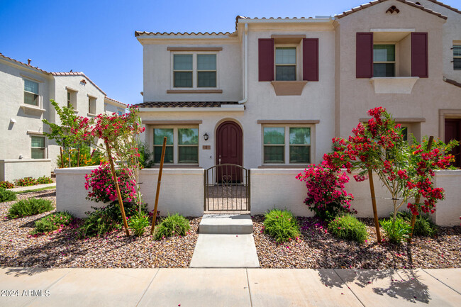 Building Photo - 4077 S Sabrina Dr