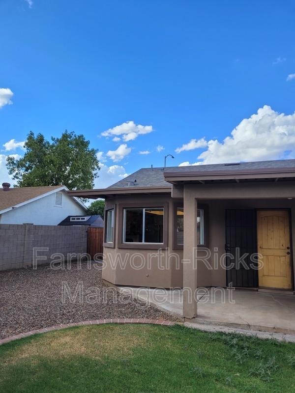 Building Photo - 5407 E Catalina Ave